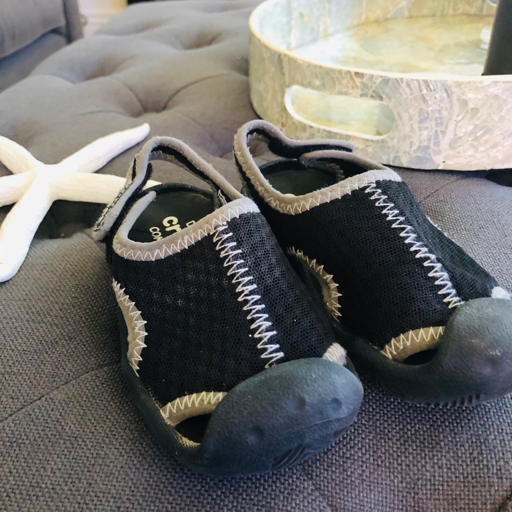 Gently used  Crocs water shoes 🌺